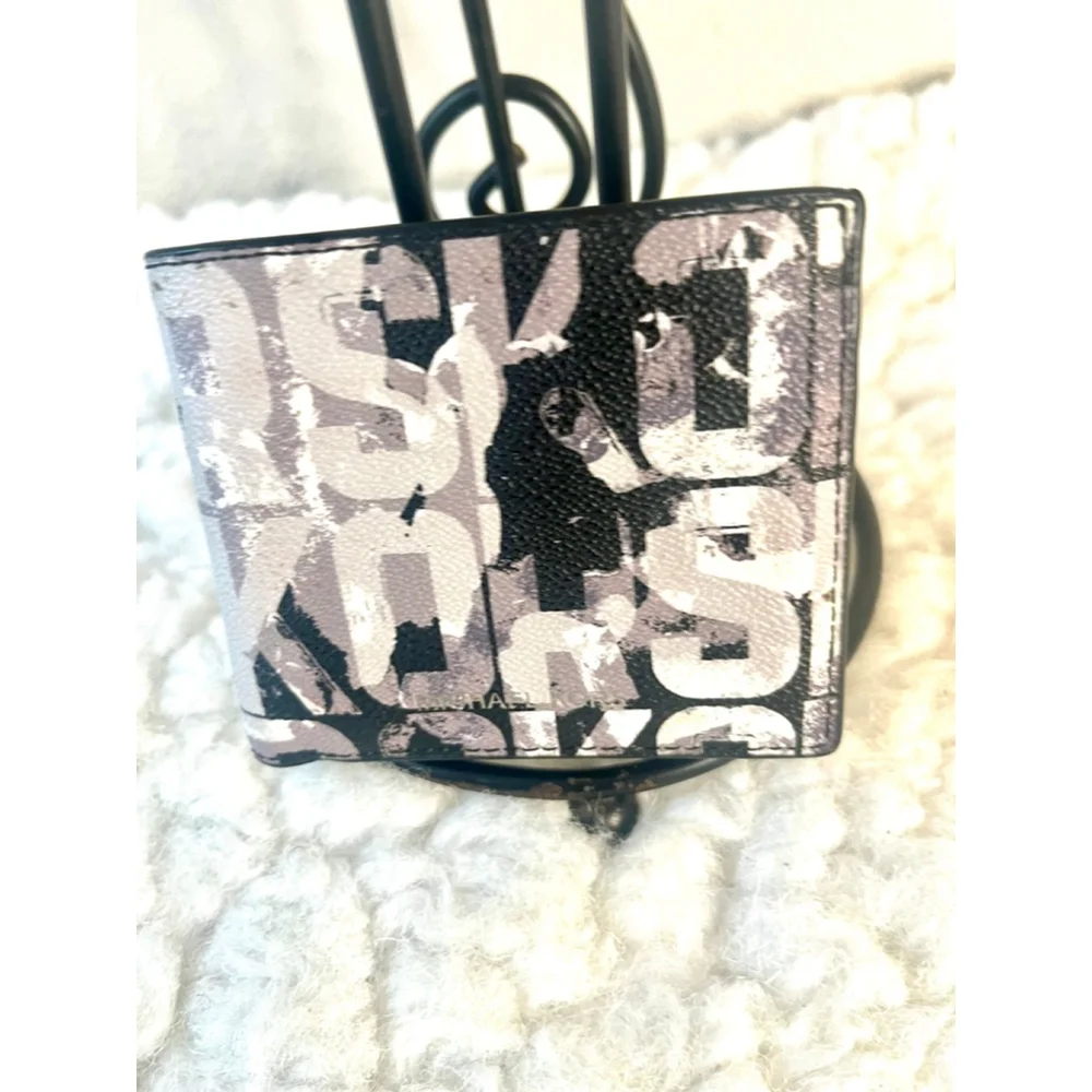 Michael Kors Cooper graphic logo billfold wallet